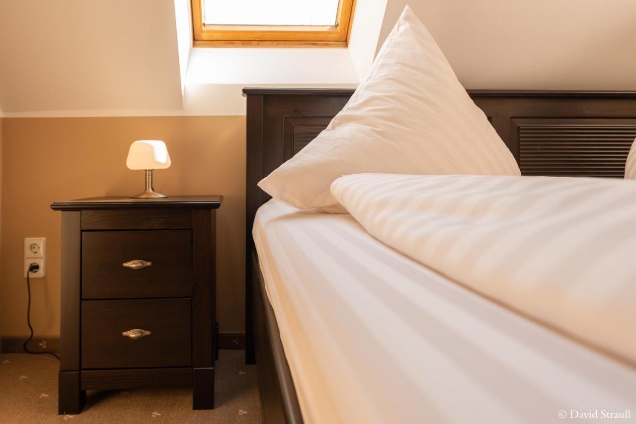 Hotel Wasserschloesschen Naumburg  Bagian luar foto