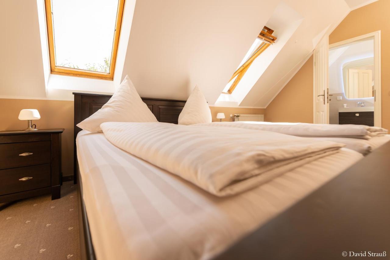 Hotel Wasserschloesschen Naumburg  Bagian luar foto